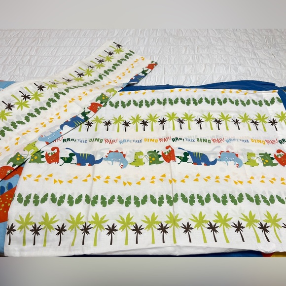 Full size Dinosaur Comforter & Sheet Set - Picture 6 of 7